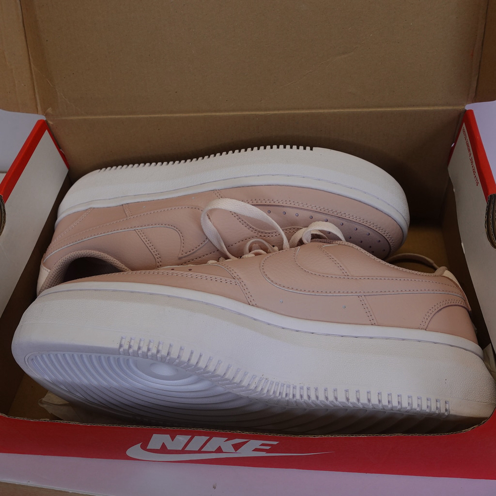 Women's Nike Court Vision Alta Platform Sneakers Pink White Size 10 NIB - Picture 2 of 11